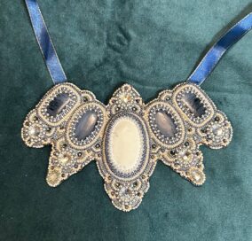 Воротник съёмный: Воротник с белым камнем