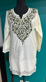 Рубаха белая с зеленым узором (44)