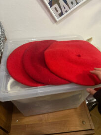 Берет красный