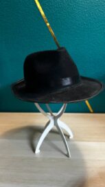 Шляпа черная универсальная