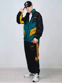 Спортивный костюм в стиле 90-ых