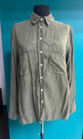 Зеленая рубашка с карманами (44)