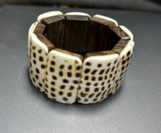 Браслет деревянный белый