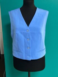 Жилетка голубая классика (46)