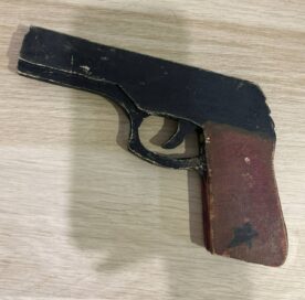 Пистолет деревянный