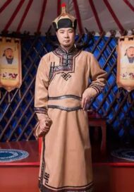 Традиционные тибетско-монгольские костюмы: Бежевые