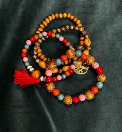 Браслет комплект: Браслеты красная кисточка