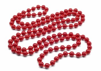 Колье из красных бус