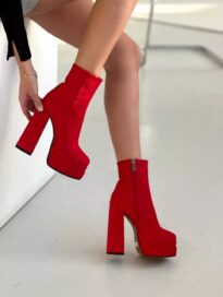 Ботильоны алые на высоком каблуке
