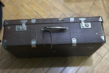 Чемодан старинный
