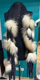 Шарф в сеточку с мехом