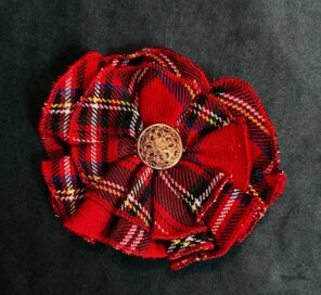 Брошь цветок