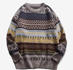 Свитер в полоску серый