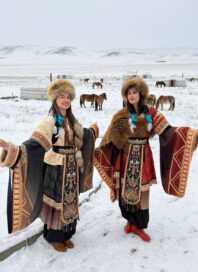 Традиционные тибетско-монгольские костюмы (44-48)