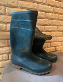 Сапоги резиновые: Сапоги резиновые (42)