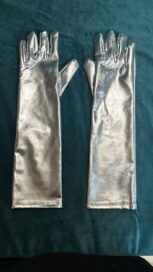 Перчатки серебряные: Перчатки серебряные короче