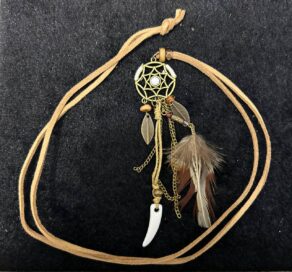 Подвеска с перьями