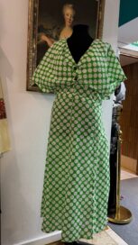 Платье зеленое в горошек (44)